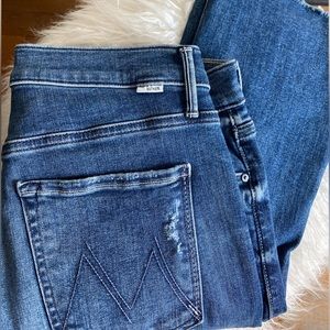 MOTHER Mid-Rise Dazzler Ankle Fray Jeans
Size 30